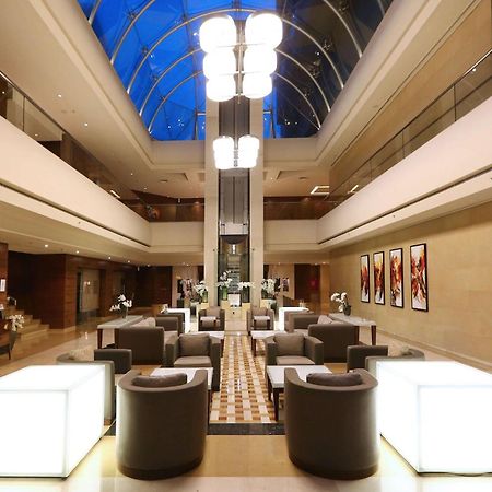 Hotel Ramada Plaza By Wyndham Beirut Raouche Exterior foto