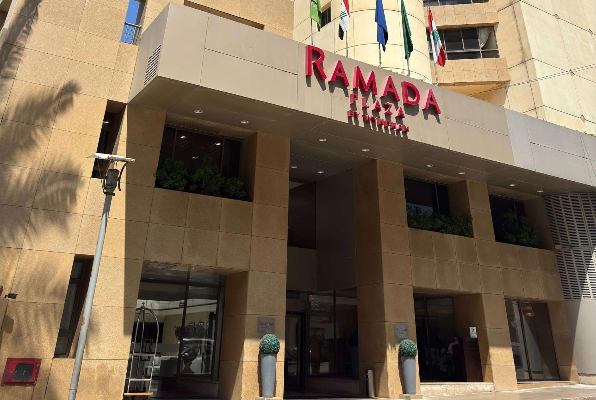 Hotel Ramada Plaza By Wyndham Beirut Raouche Exterior foto
