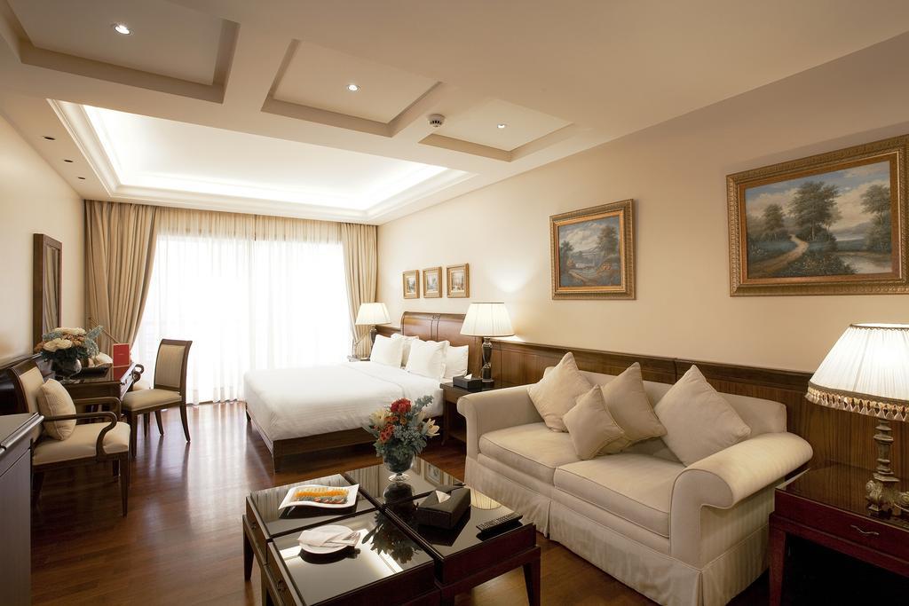 Hotel Ramada Plaza By Wyndham Beirut Raouche Exterior foto